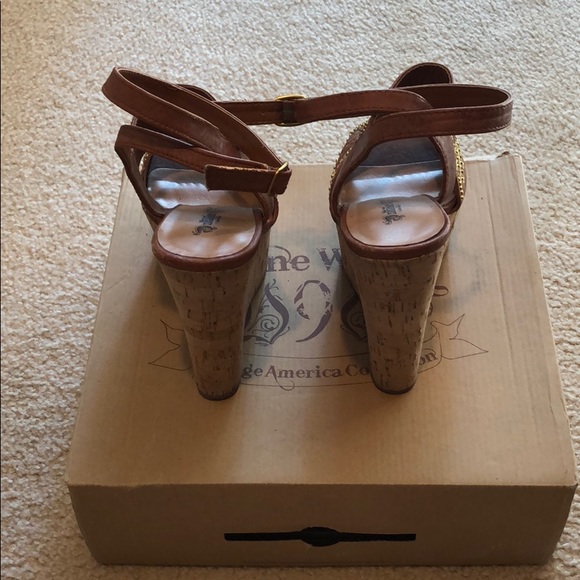 Shoe - Picture 5 of 10